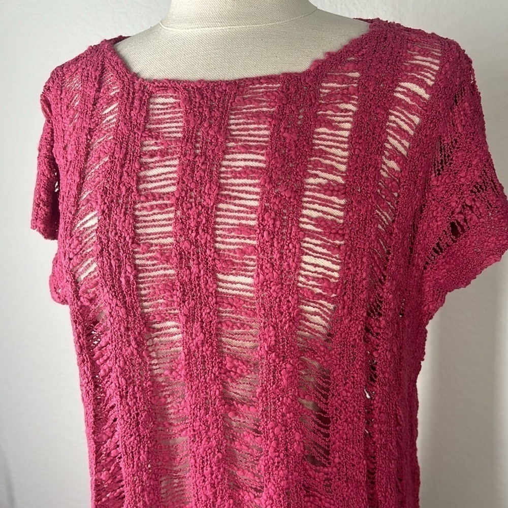 Hands to Hearts pink channel weave pullover top. One size. NWT